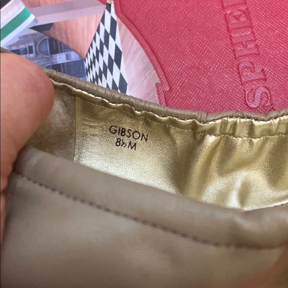 Tahari two/tone flat ballerina shoes. - Picture 4 of 9